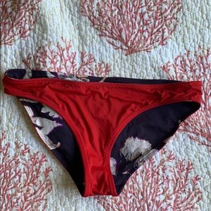 ATHLETA RED / FLORAL REVERSIBLE BIKINI BOTTOMS